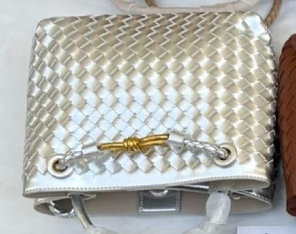 حقيبة بوتيغا فينيتا كلاتش