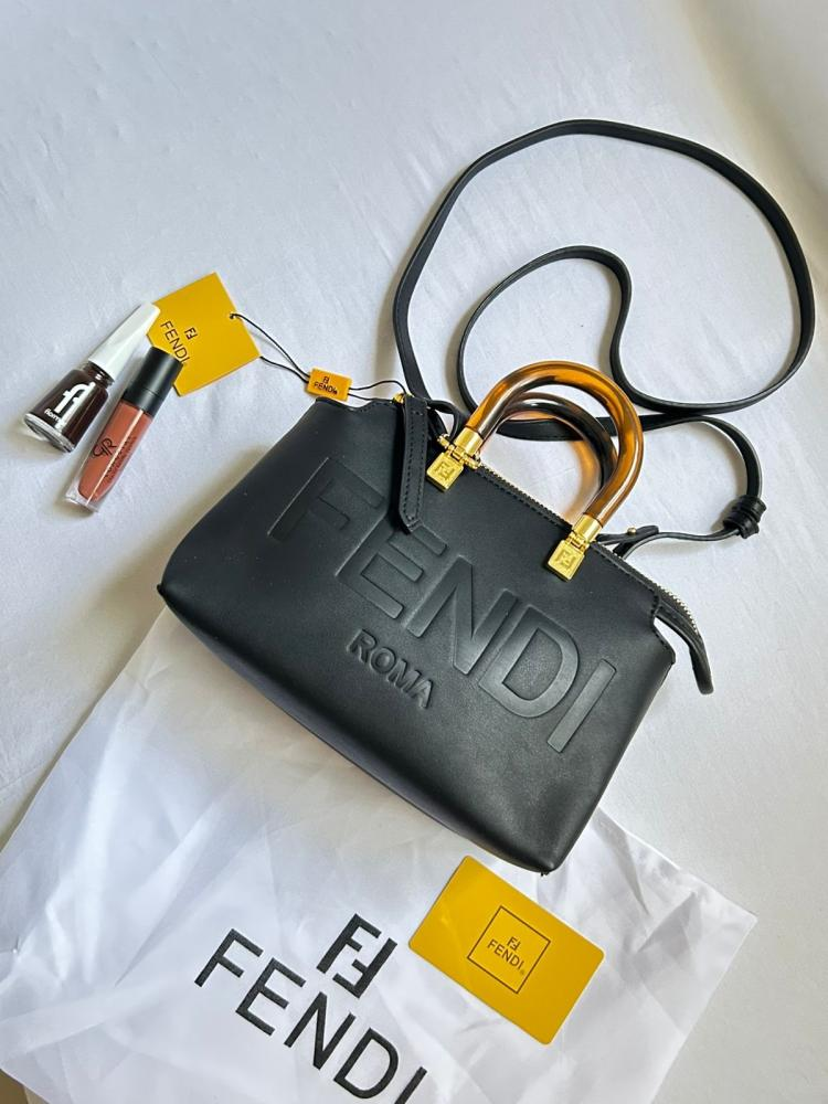 حقيبة فندي سنشاين