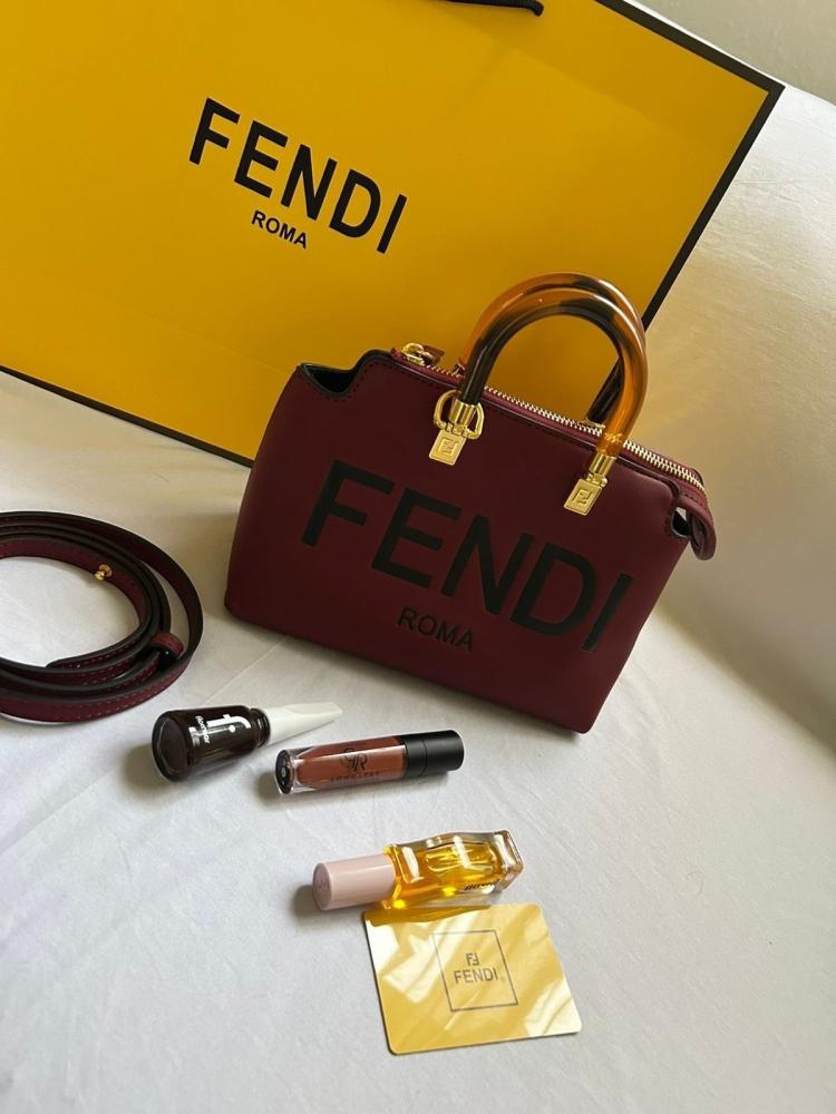 حقيبة فندي سنشاين