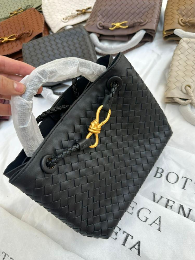 حقيبة بوتيغا فينيتا كلاتش