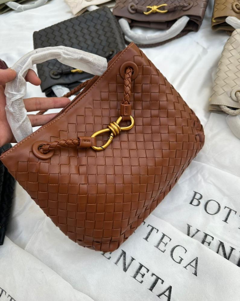 حقيبة بوتيغا فينيتا كلاتش