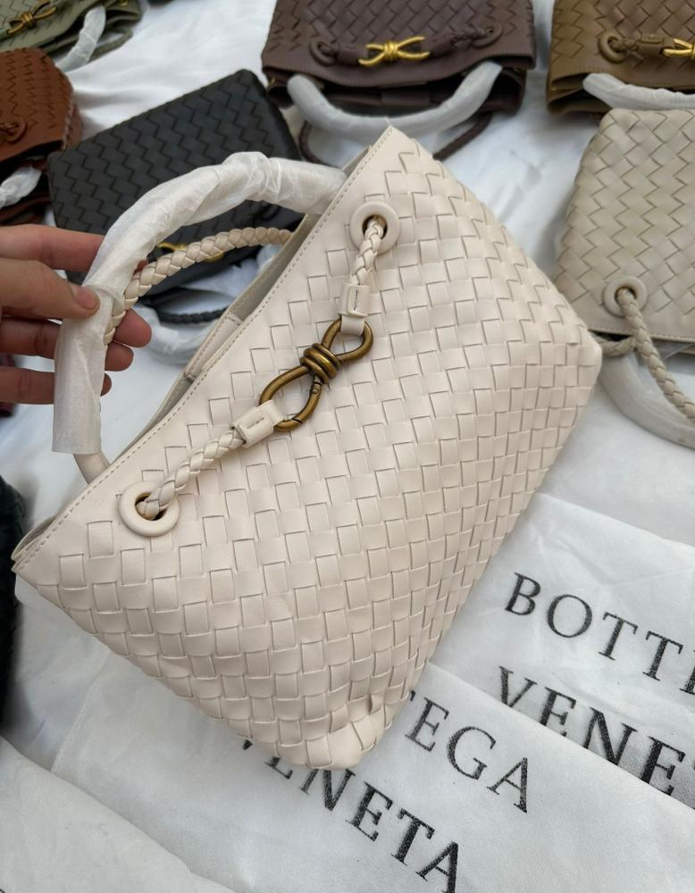 حقيبة بوتيغا فينيتا كلاتش