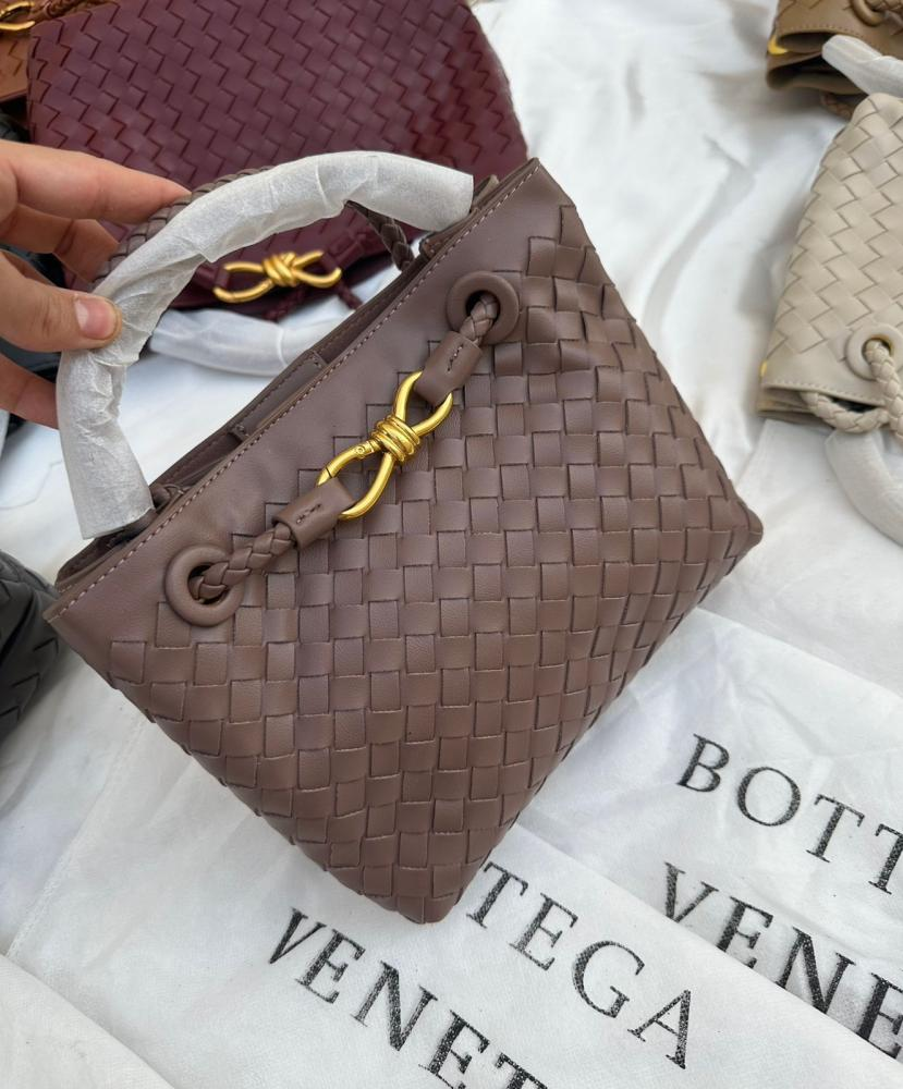 حقيبة بوتيغا فينيتا كلاتش