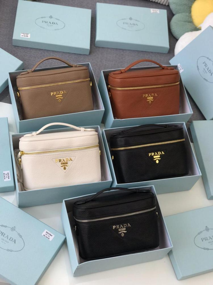 حقيبة برادا رياديشن