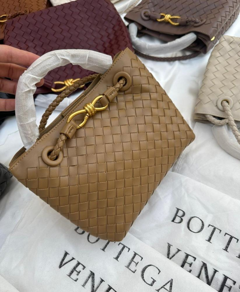 حقيبة بوتيغا فينيتا كلاتش
