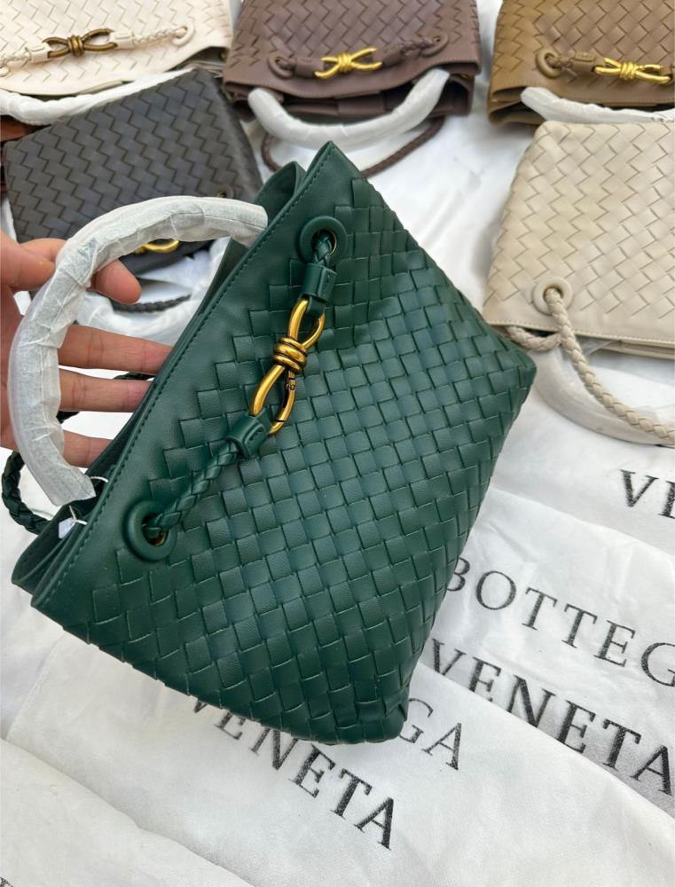 حقيبة بوتيغا فينيتا كلاتش