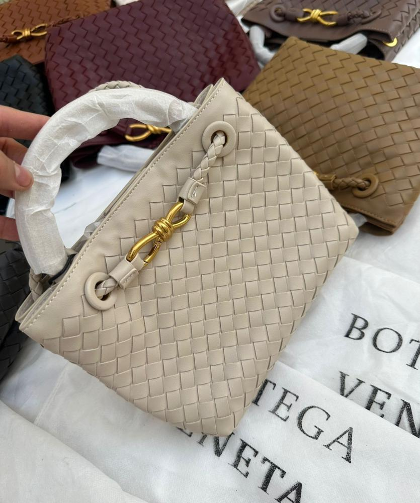 حقيبة بوتيغا فينيتا كلاتش