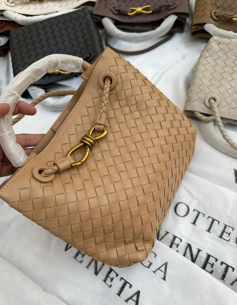 حقيبة بوتيغا فينيتا كلاتش