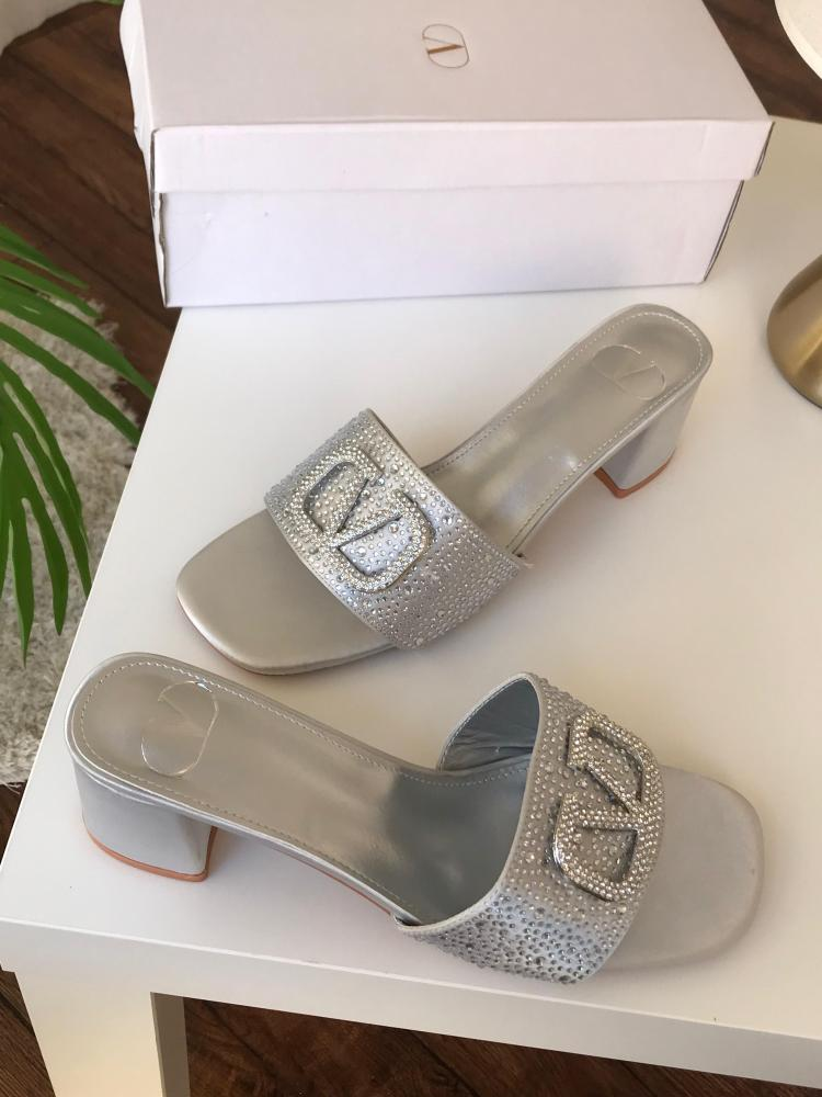 صندل فالنتينو فلات